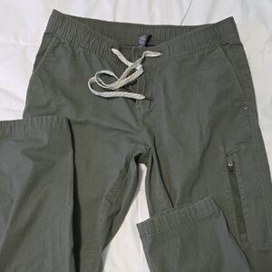 Vuori Olive Cargo Pants